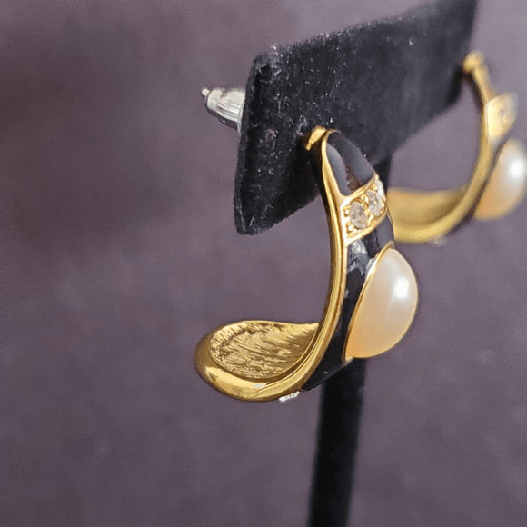 Joan Rivers Faux Pearl Rhinestone Black Enamel Gold Tone Post Earrings - Picture 4 of 6